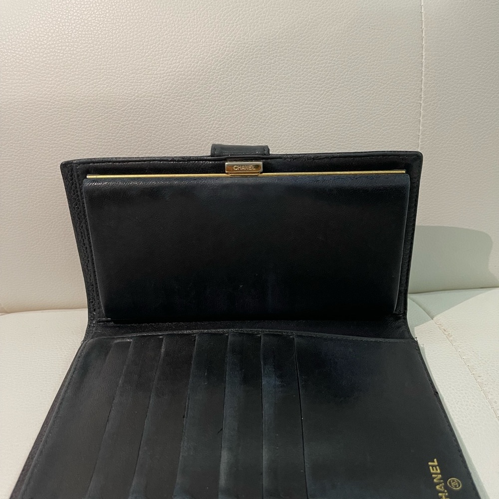 Authentic CHANEL Long Caviar Leather CC Bifold Flap Wallet - Picture 8 of 13